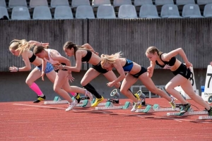 SVEIKINAME LAM sportininkes